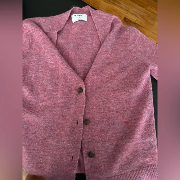 Small lot of sweaters Old Navy and St John’s Bay - Picture 4 of 6